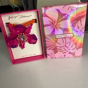 🌸Betsey Johnson Vibrant Orchid Necklace